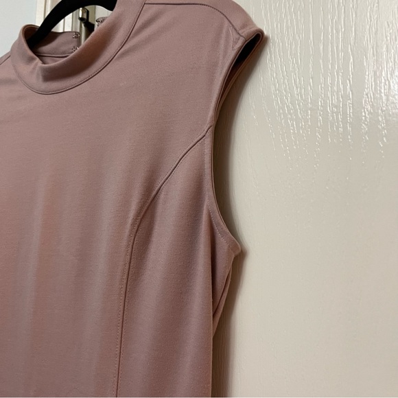 Mock neck slim dress - Picture 3 of 9
